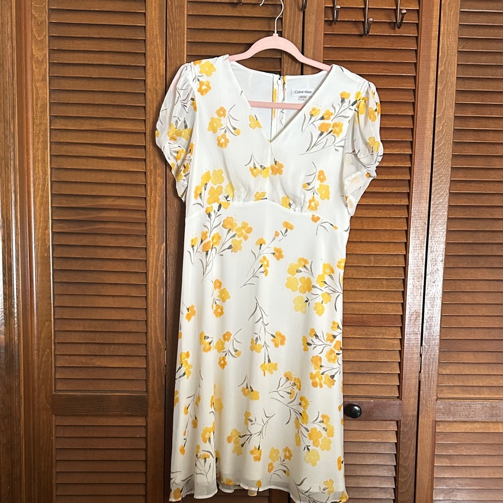 Calvin Klein Floral V-Neck A-Line Dress | Size 6
